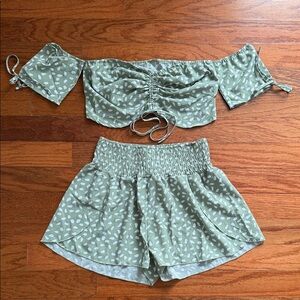 Olive Leaf Print Off-Shoulder Set